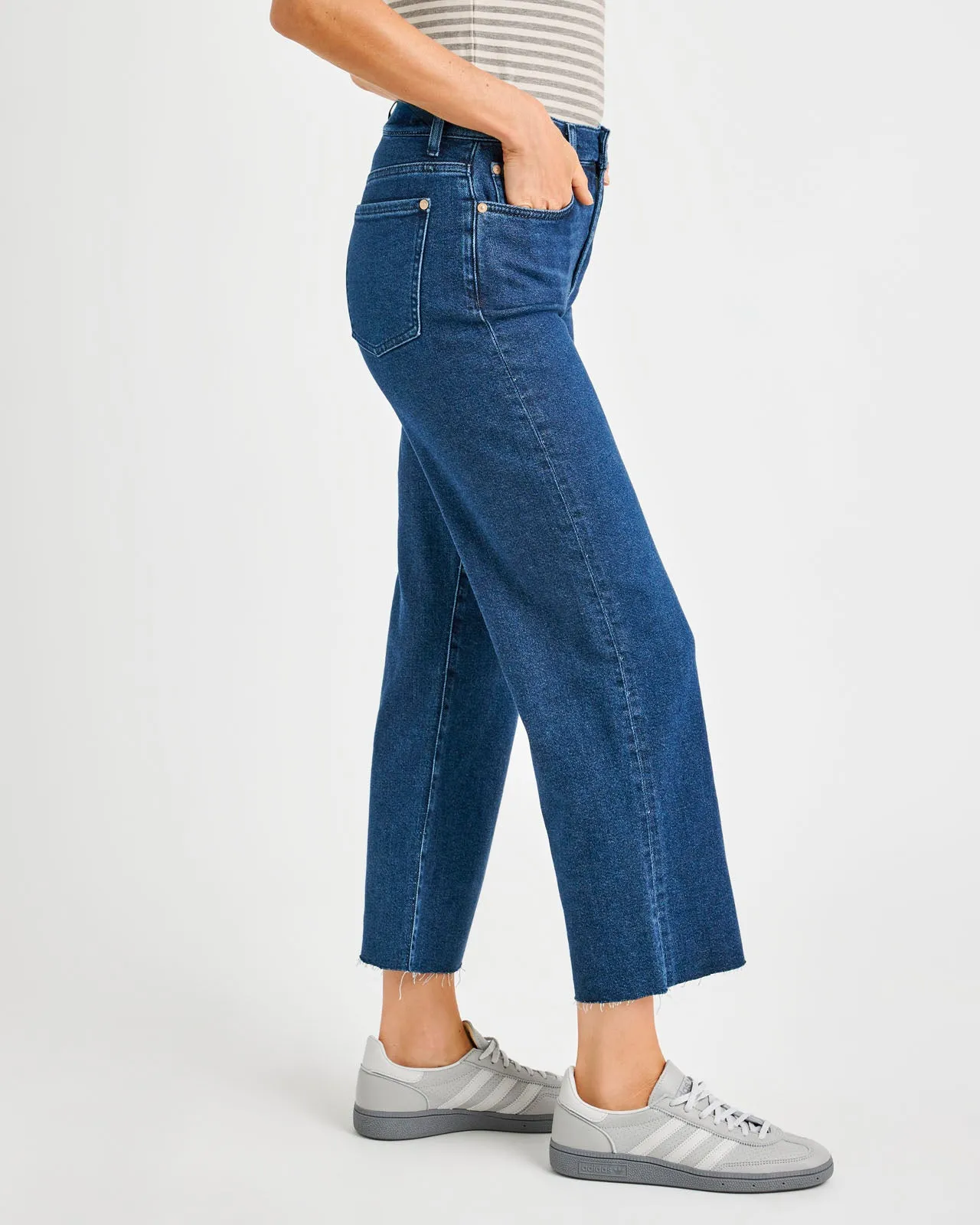 Cropped Wide Leg Raw Hem Jean